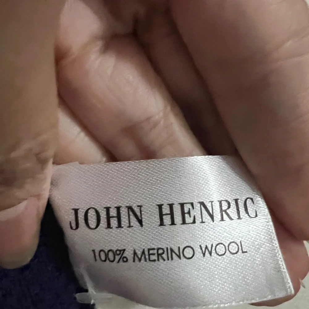 John Henric Sweden 100% marina wool Navy sweater/cardigan men’s Medium
